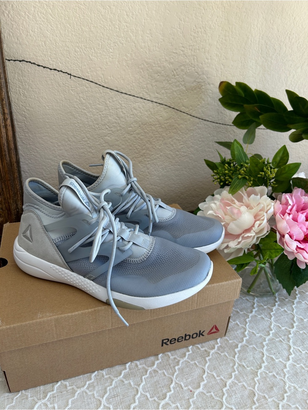 Reebok Hayasu Women's Gray Lace-Up Athletic Shoes like new in box, size 8.5 - Picture 10 of 11